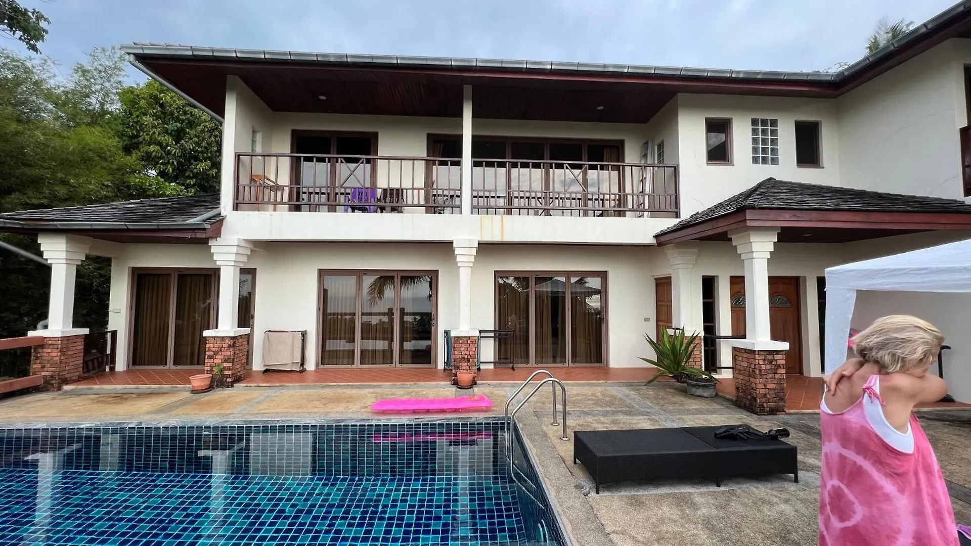 Homestay szállás Villa Klong Khong Hill 1 Ko Lanta Thaiföld